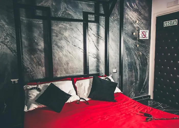 Luxury Bdsm 3* Rome